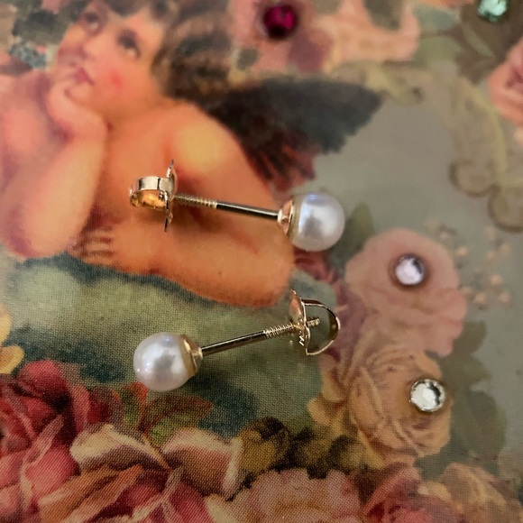 3.8mm 14kt solid gold pearl stud earrings threaded screw backs - Picture 2 of 3